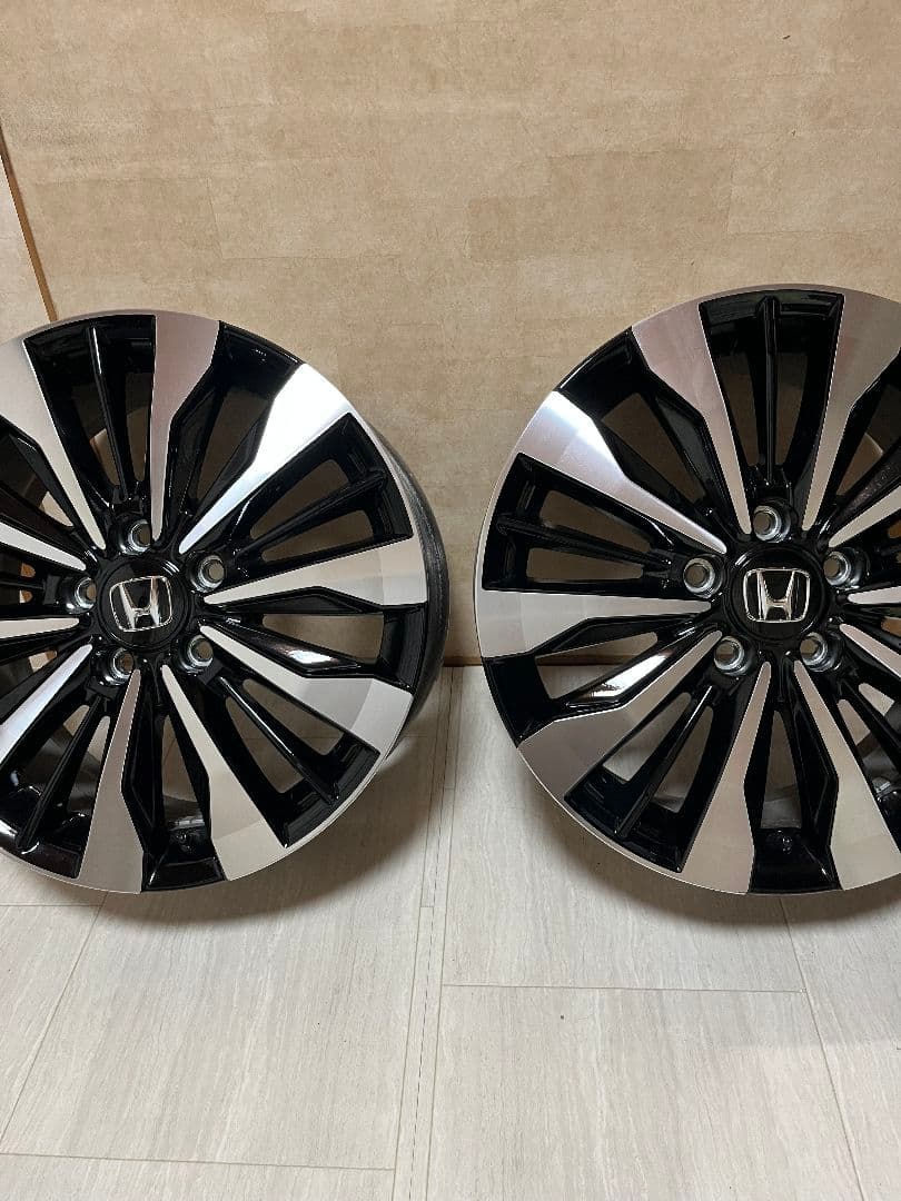 ② ホンダWRV新車外しホイールナットキャップ付純正17インチホイール２本
