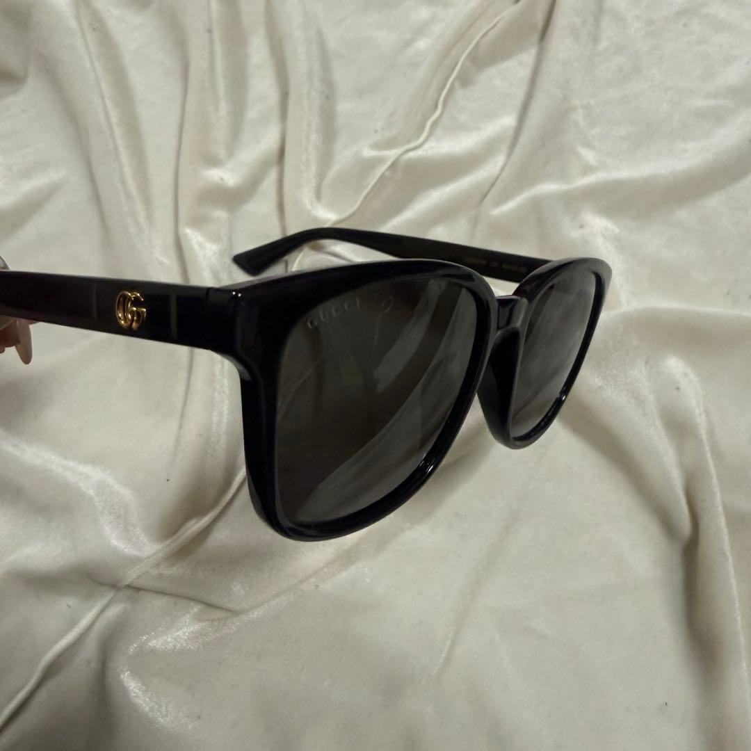 GUCCI サングラス GGロゴ ブラック 美品 付属品　ケース付き