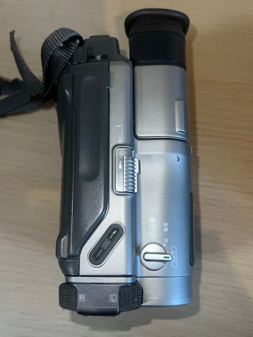 SONYのVideoHi8規格に対応したHandycam、モデルCCD-TR1