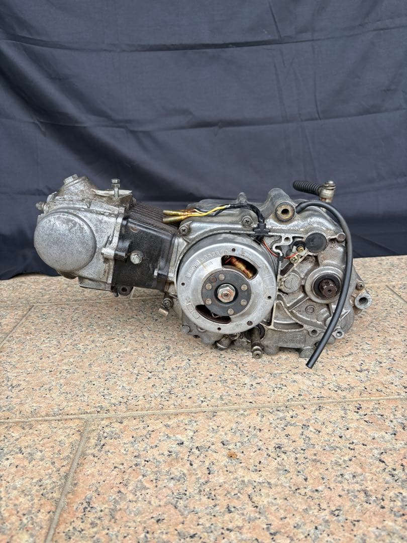 シャリー6v エンジン　ギボシ　初期型　国産　純正品　モンキー　ダックス　浮文字
