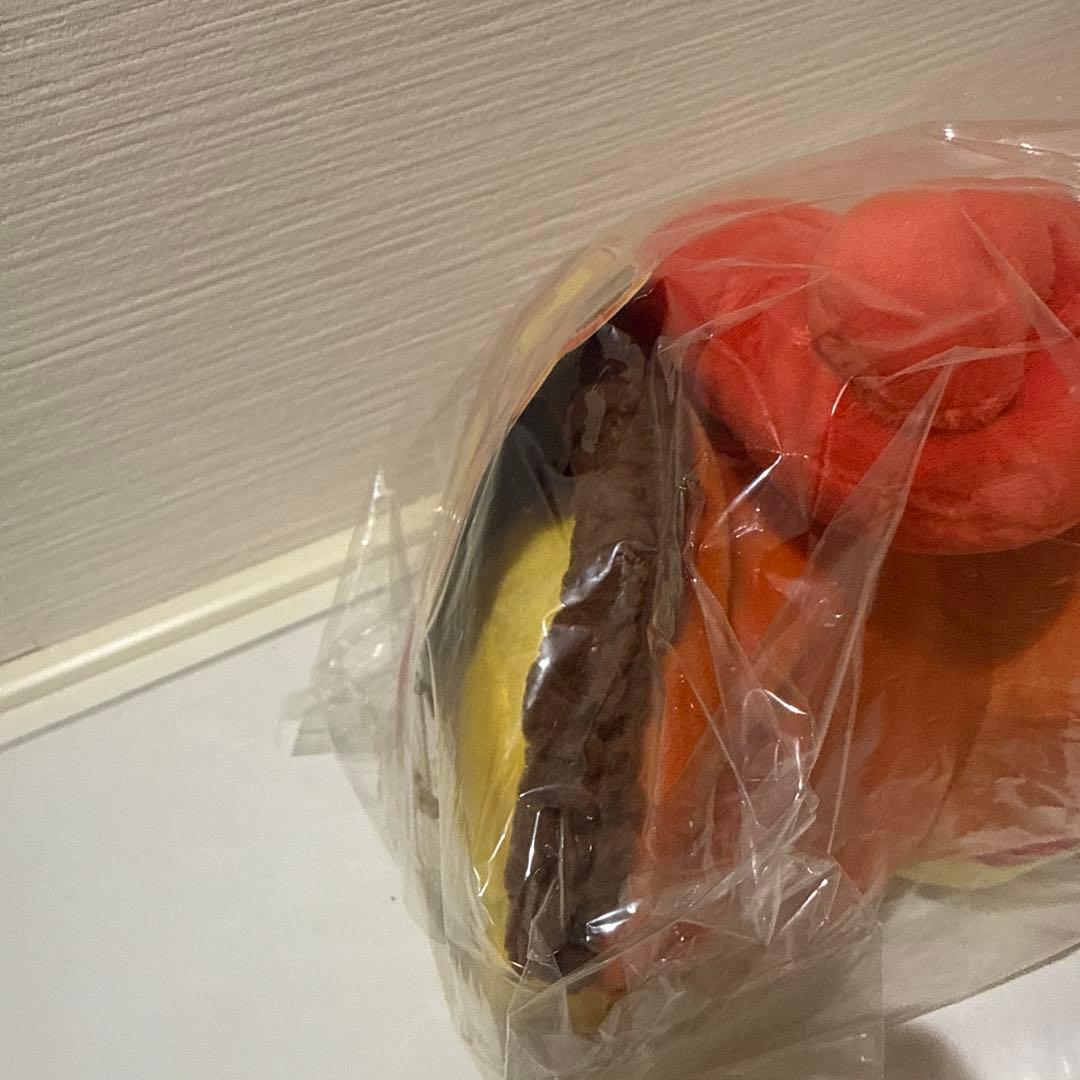 ロコンポンチョのピカチュウ　ぬいぐるみ