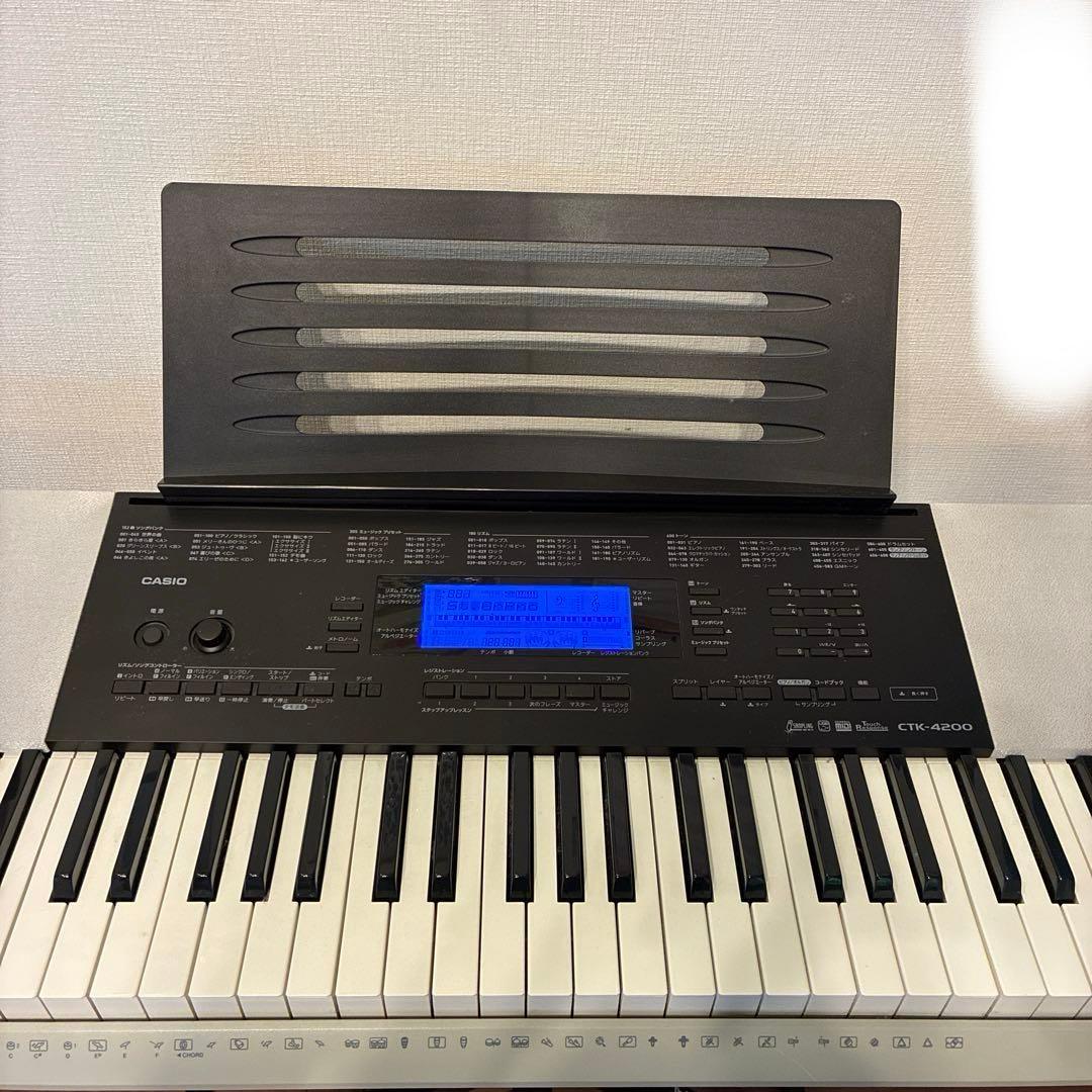 CASIO CTK-4200 シルバー 61鍵　スタンド付き