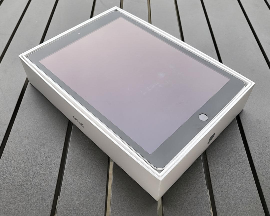 iPad（第９世代）WiFi+Cellular　64GB　セルラーモデル　完動品