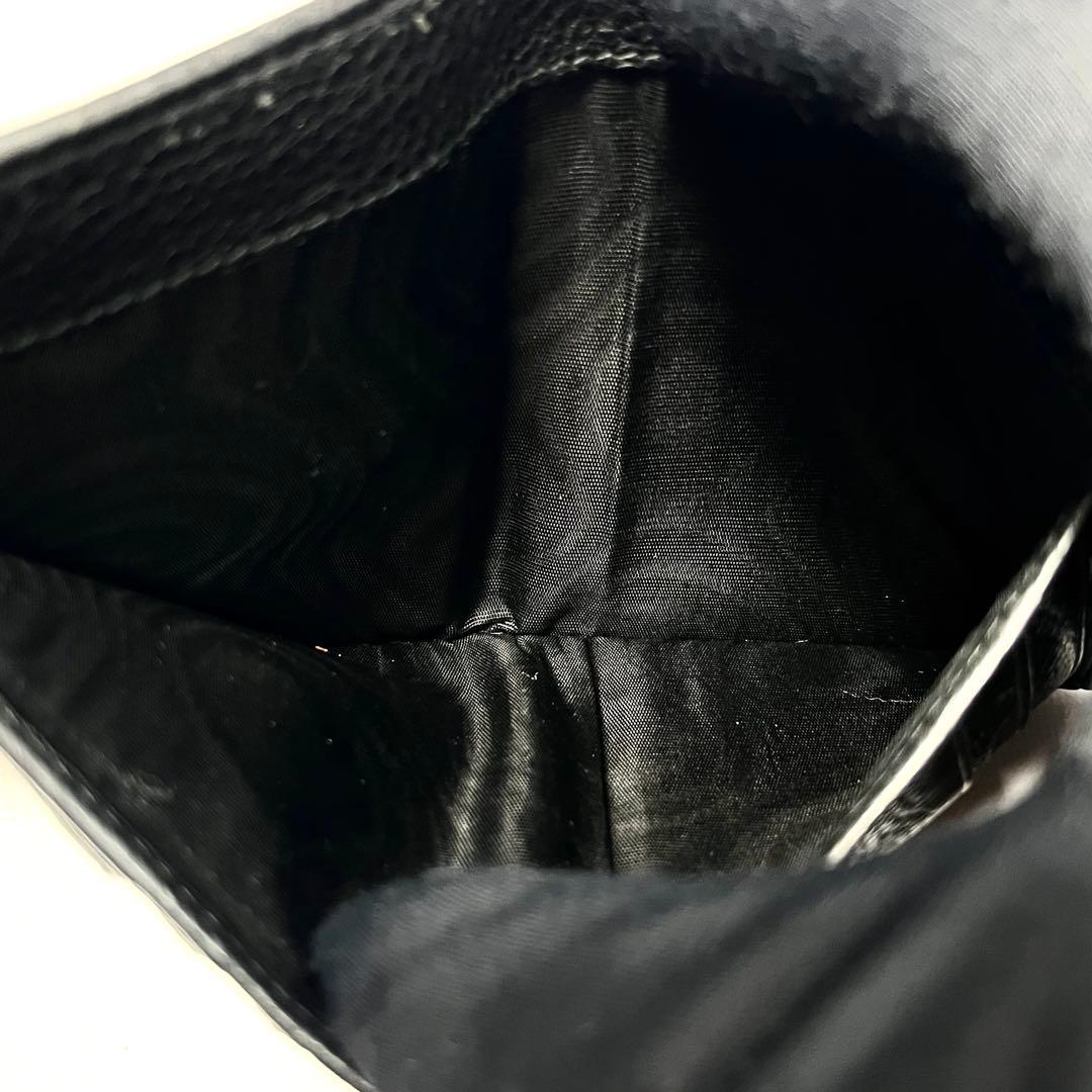 希少✨プラダ 三つ折り財布 ヴィッテログレイン レザー ロゴ金具 ブラック