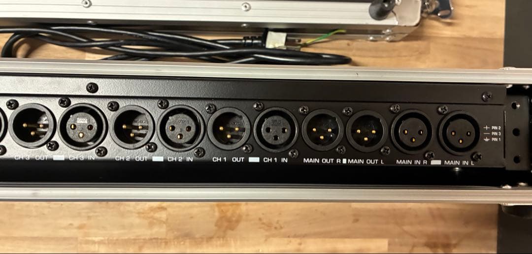 BEHRINGER MX882 Ultralink Proスプリッターミキサー