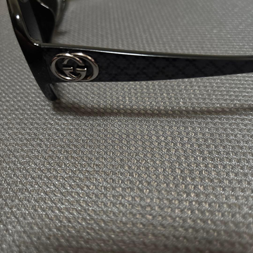 GUCCI ブラック オーバルサングラス　シルバー