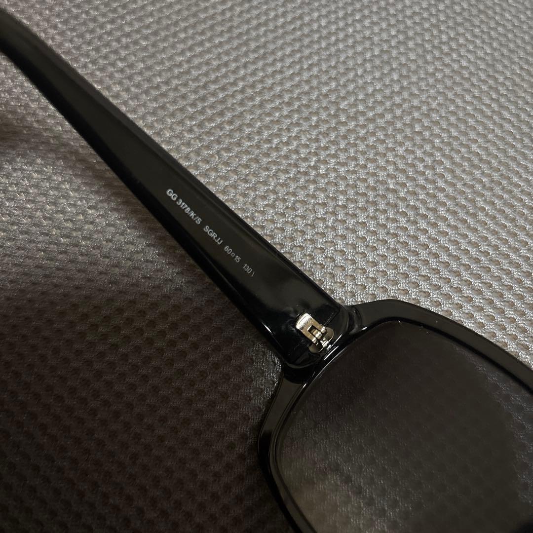GUCCI ブラック オーバルサングラス　シルバー