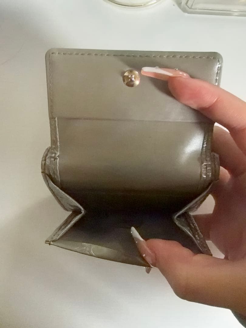ヴィヴィアン　グレー 三つ折り財布