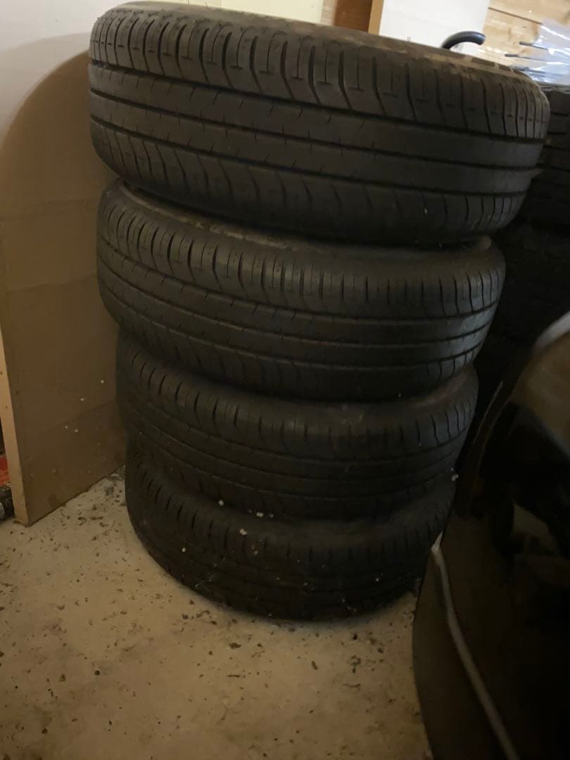 50プリウス、トヨタ 15インチ ホイールとタイヤセット純正