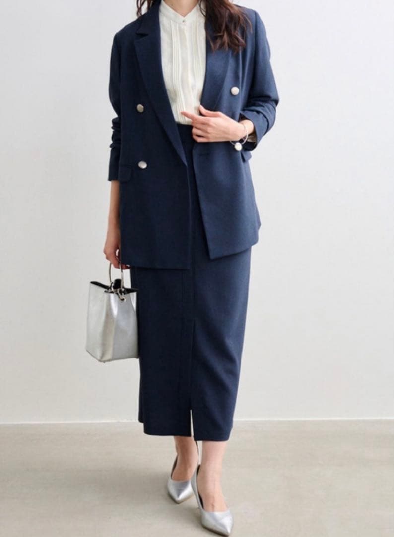 新品　未着用　stola.ダブルブレスト後ろ釦あきジャケット　ネイビー