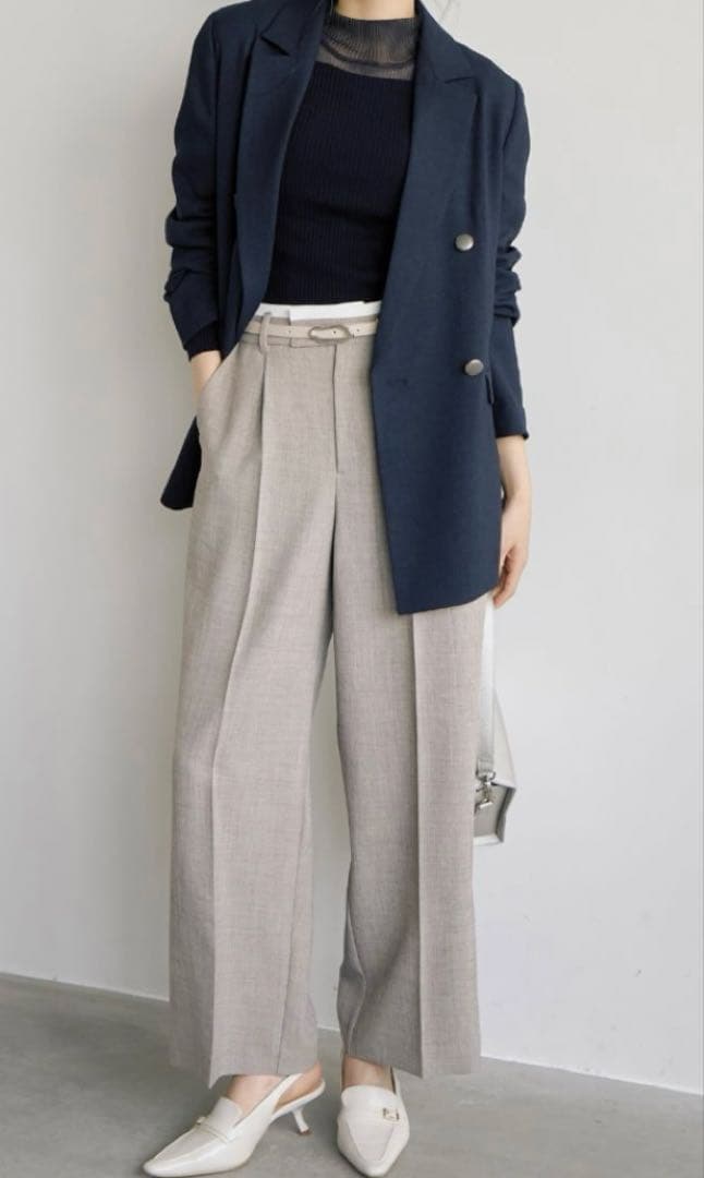 新品　未着用　stola.ダブルブレスト後ろ釦あきジャケット　ネイビー