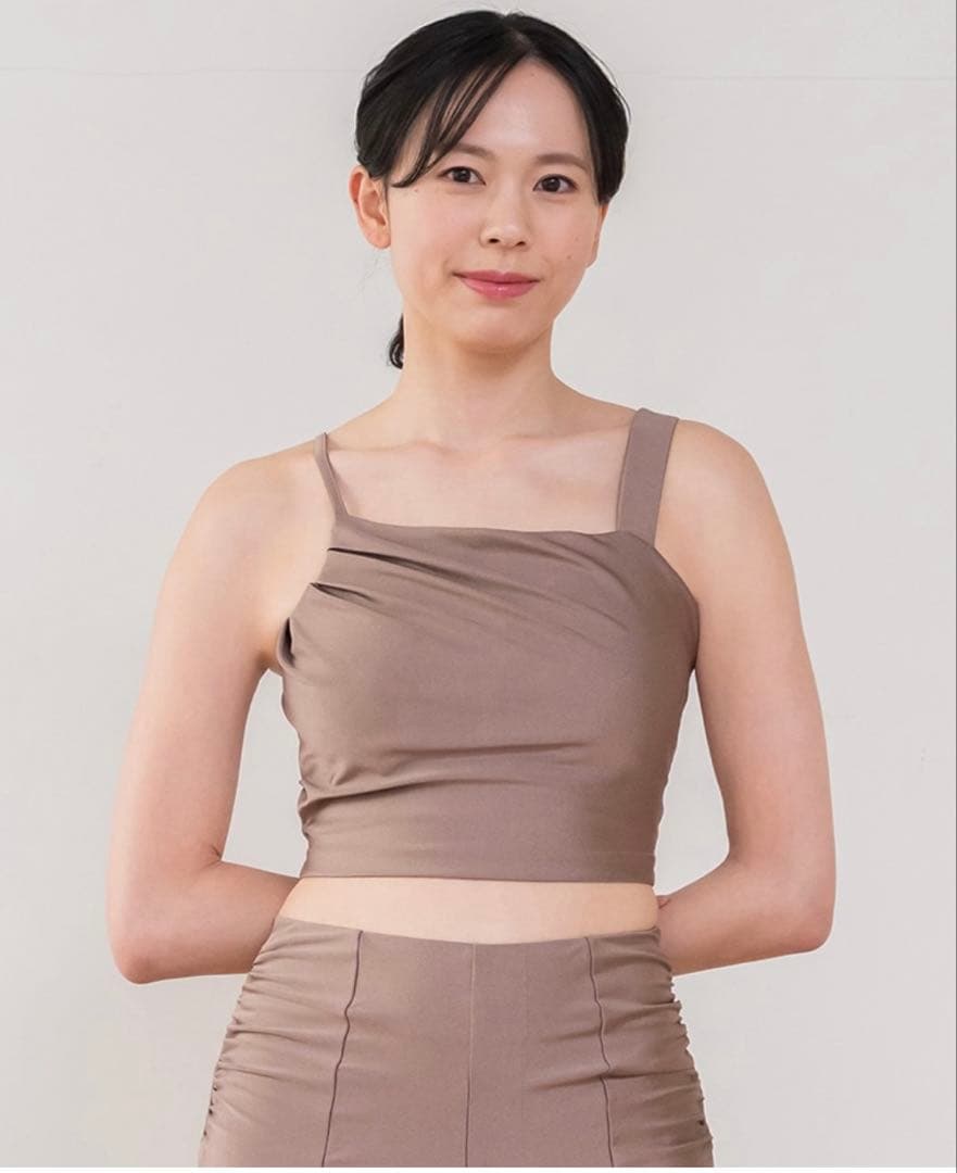 SUKALA 新品 Ｓ シャインストレッチアシンメトリーブラトップ