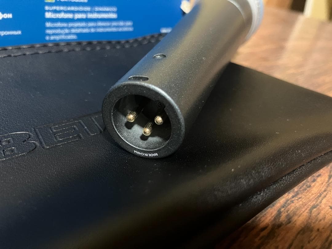 【コンデンサーのようなダイナミック】Shure Beta57A マイク