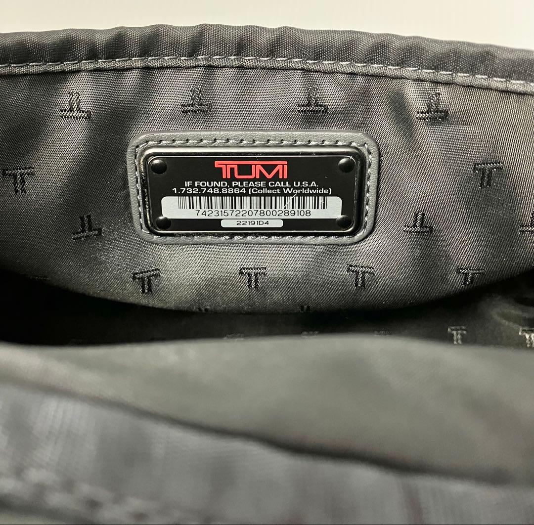 ほぼ新品 美品廃盤 TUMI トゥミ トラベルポーチ 22191D4