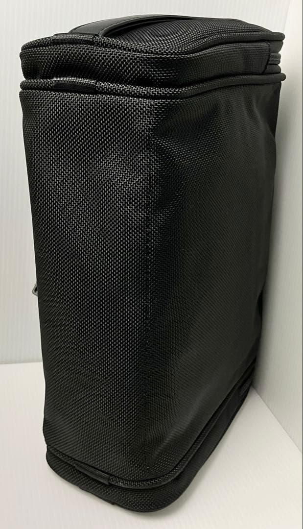 ほぼ新品 美品廃盤 TUMI トゥミ トラベルポーチ 22191D4