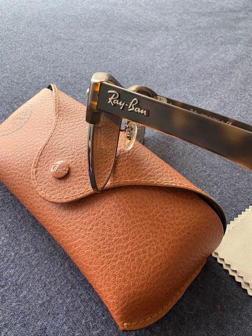 Ray-Ban サングラスCLUBMASTER OVERSIZED