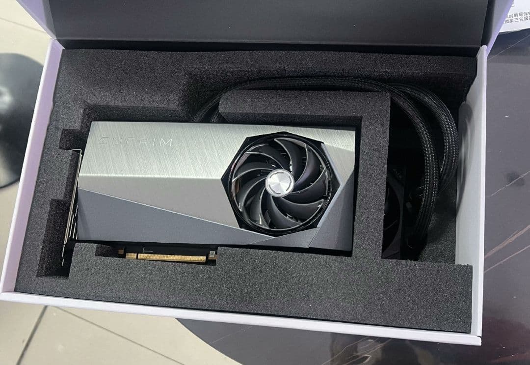 グラフィックボード・グラボ・ビデオカード MSI GeForce RTX 4090 SUPRIM Liquid X