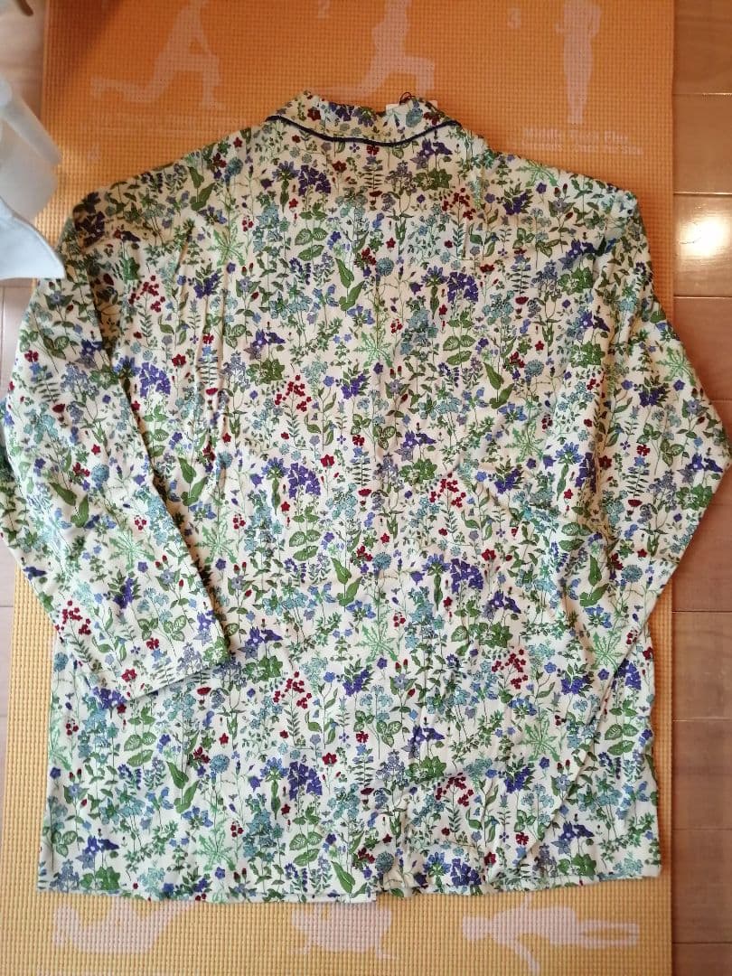 新品　英国LIBERTY 花柄パジャマ　長袖上下 女性Mサイズ　綿100%