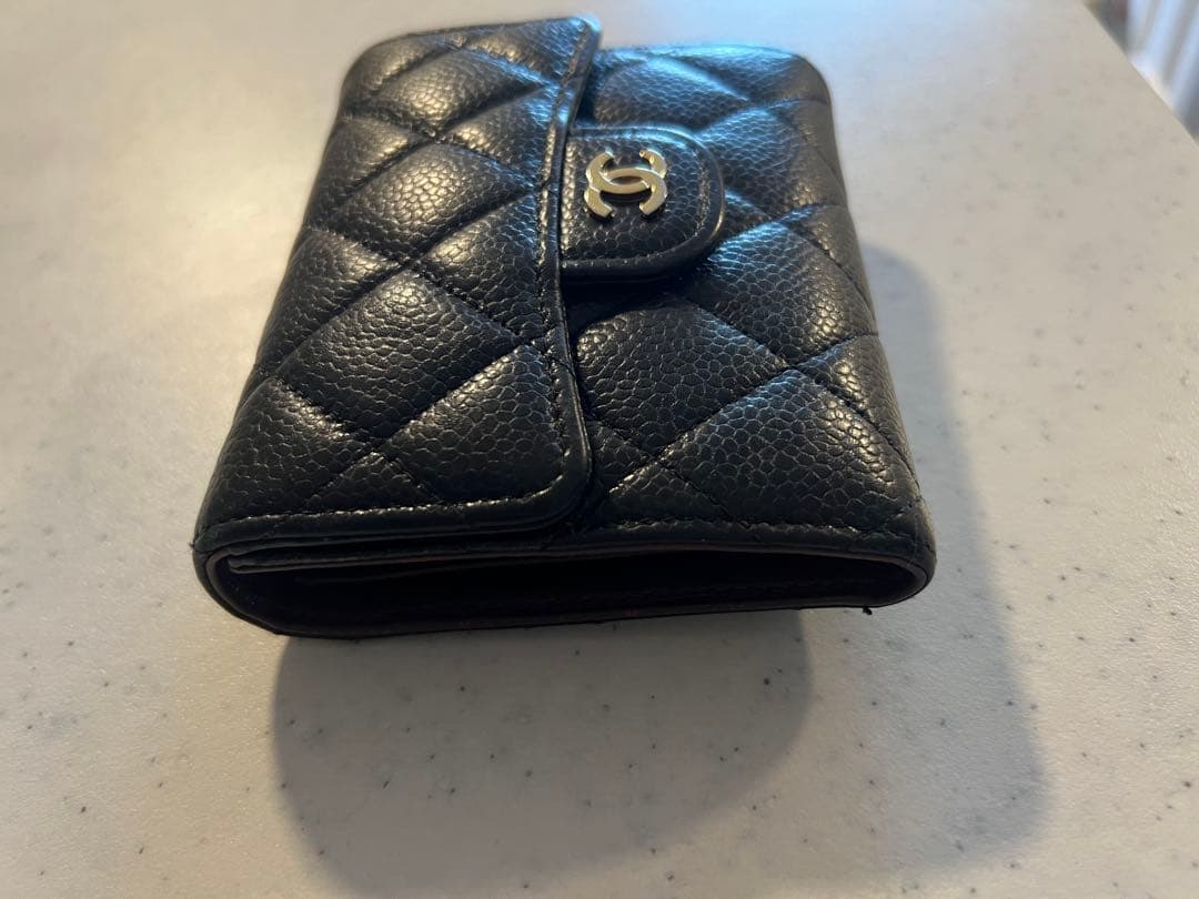 CHANEL ブラック キルティング 三つ折り財布 マトラッセ