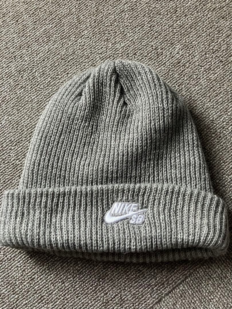 【2個】NIKE ナイキ ニット帽 ビーニー 日本国旗タグ 赤　SB グレー
