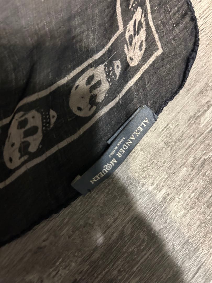 ALEXANDER McQUEEN マックイーン　スカル柄ストール