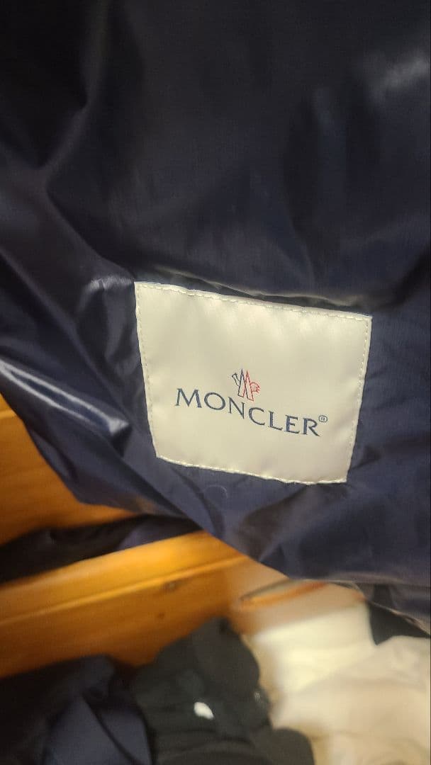 Moncler ネイビー ダウンベスト