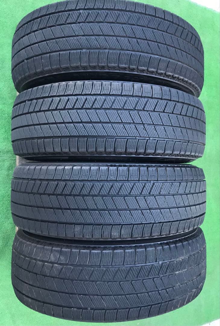 205/65 R15、BRIDGESTONE BLIZZAK VRX3、22年