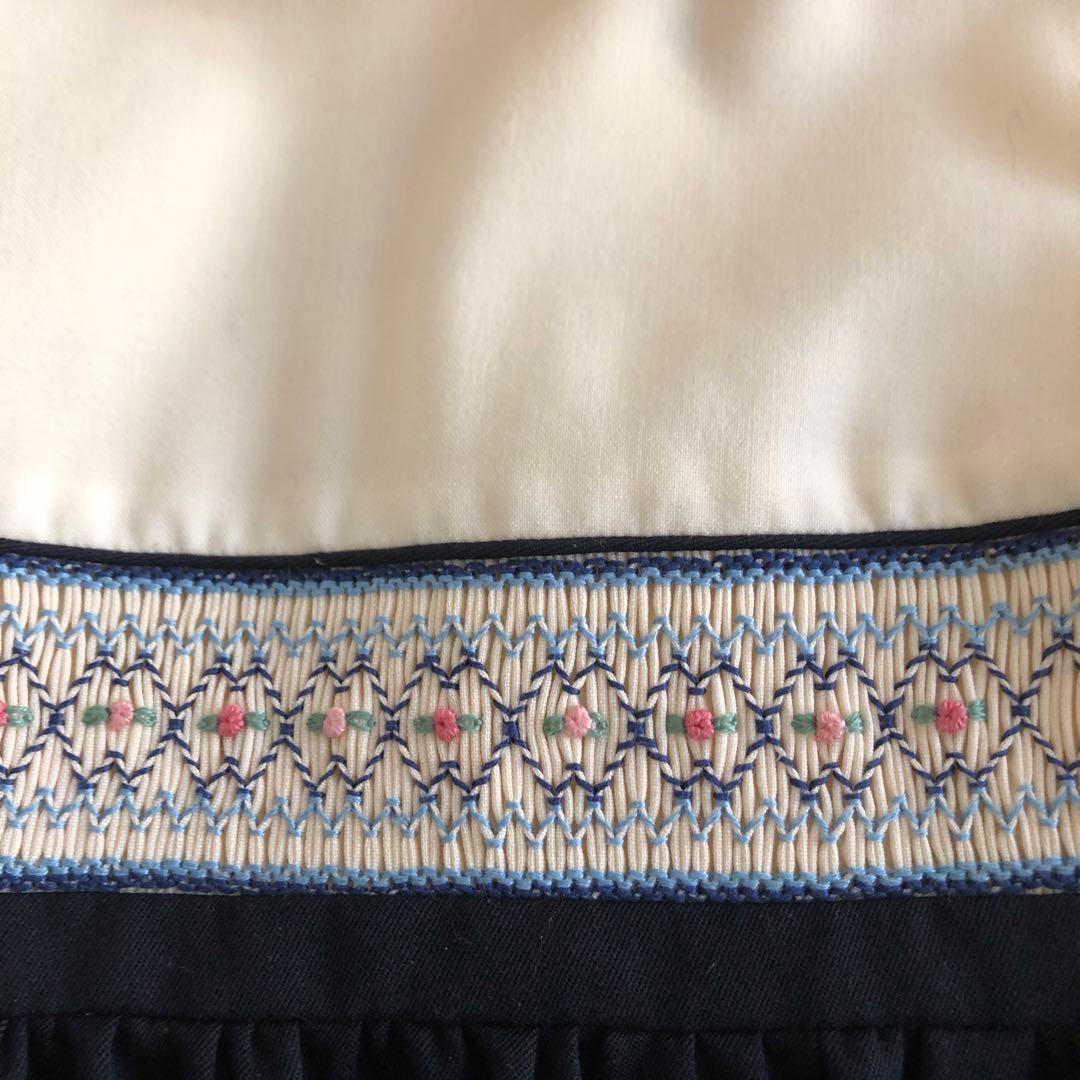 限定セール！マムエモア　スモッキングワンピース　ネイビー　お刺繍