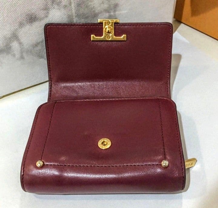※値下げ不可 ☆希少 TOD'S 高級本牛革 Ｔタイムレス ウォレット