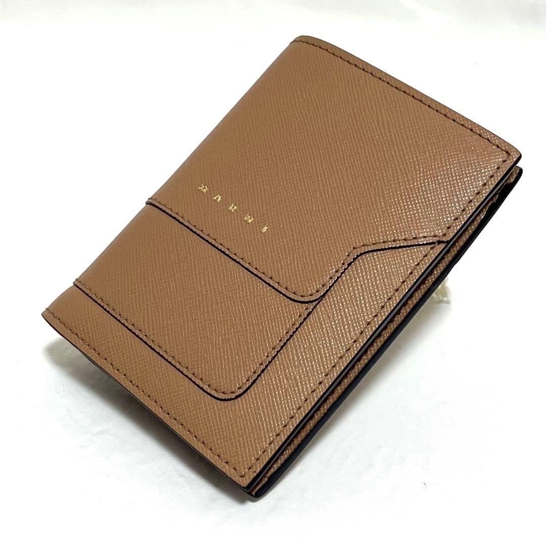 【カリン】【極美品】MARNI マルニ 二つ折り財布 ブラウン
