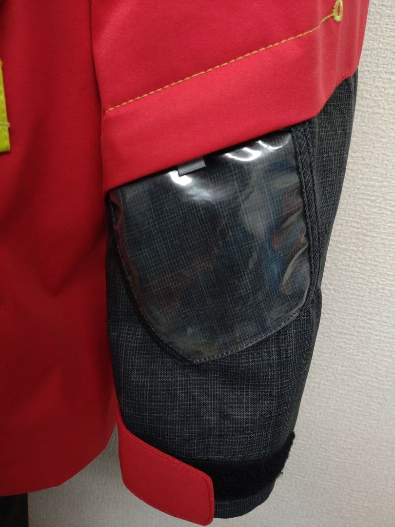 スキーウェア　デサント　160cm　未使用品(訳あり)