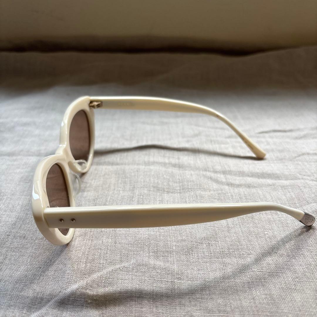 BLANC. ホワイト キャットアイサングラス