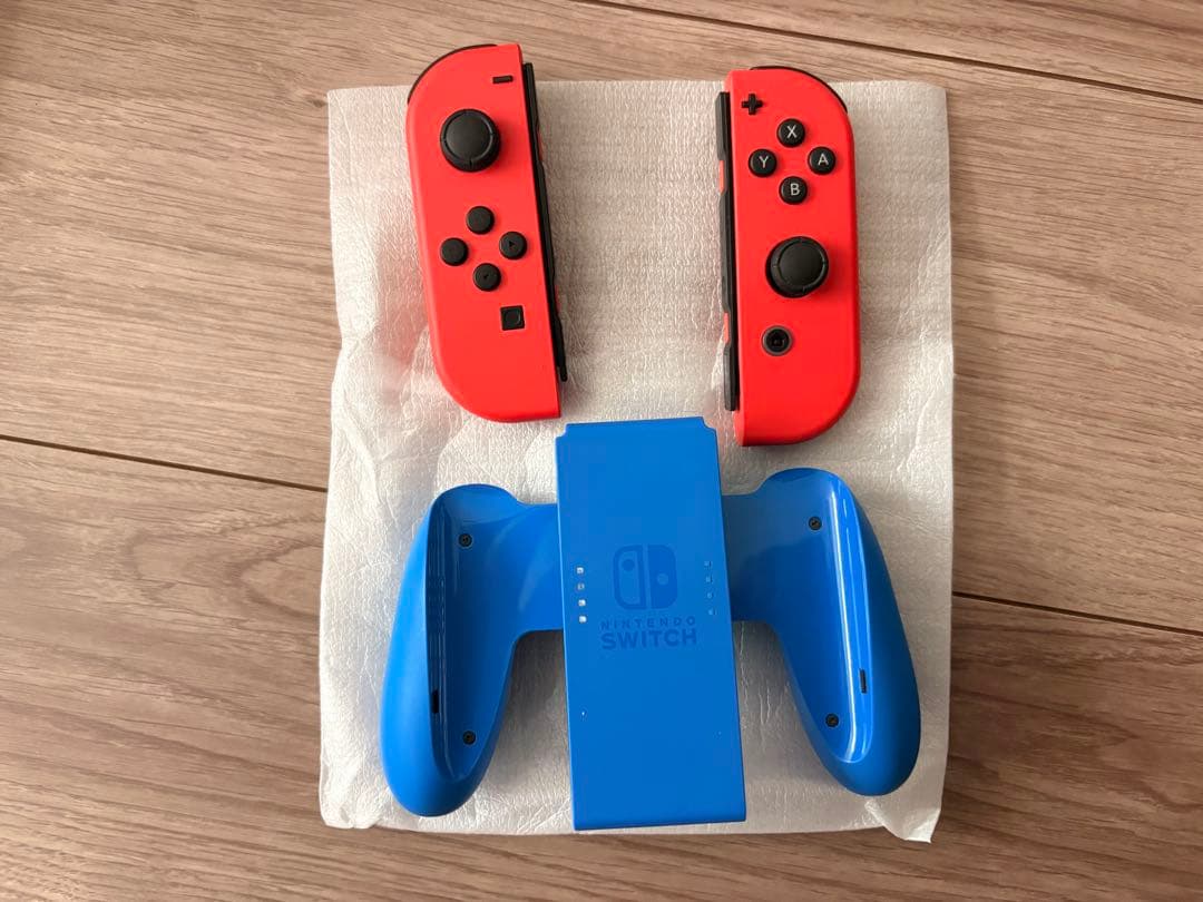 Nintendo Switch レッド 本体 + キャリングケース