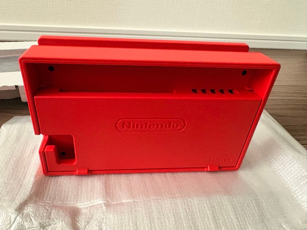 Nintendo Switch レッド 本体 + キャリングケース