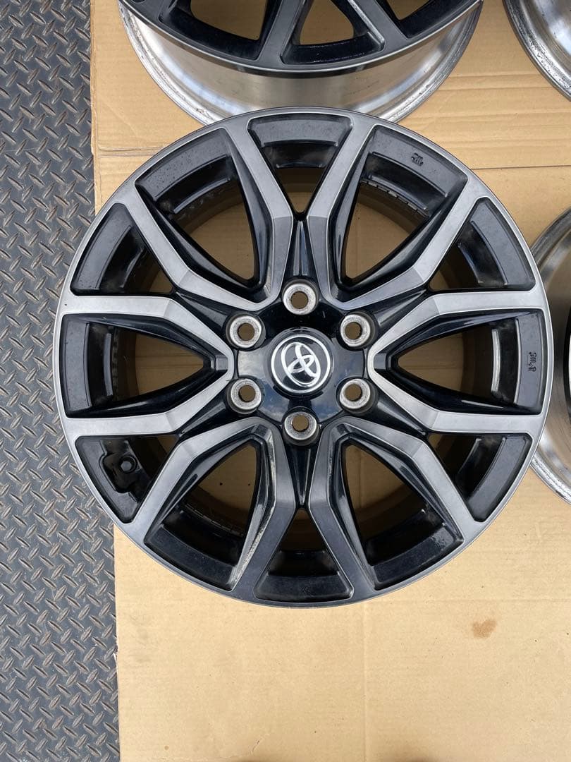 トヨタ ハイラックス GRスポーツ純正18インチ 中古4本 （送料込み）