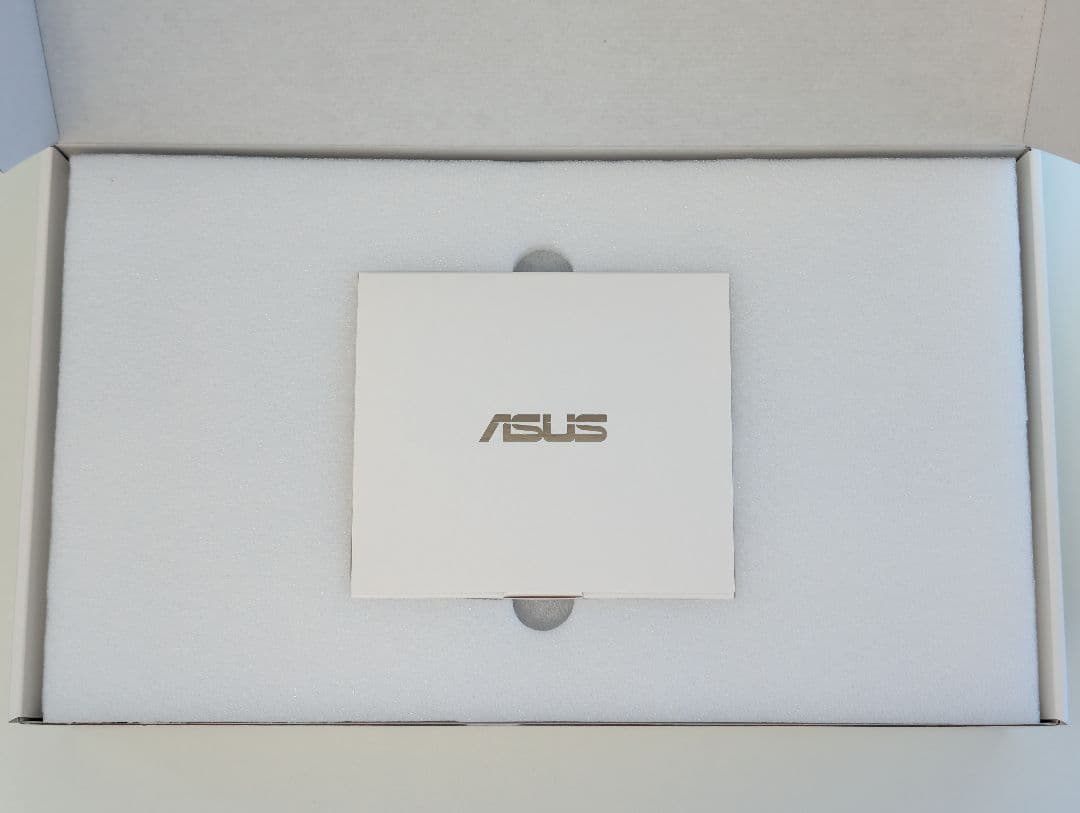 極美品 ASUS PRIME RTX 5070 OC 12GB White