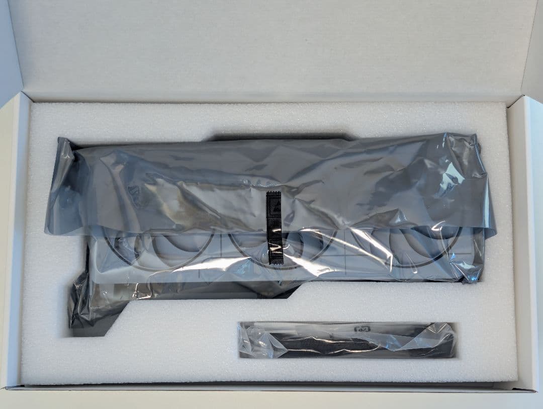 極美品 ASUS PRIME RTX 5070 OC 12GB White