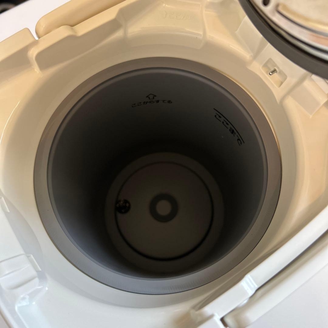 美品❗️新型2026年購入、2025年製タイガー 電気ポット 3L、白、蒸気レス