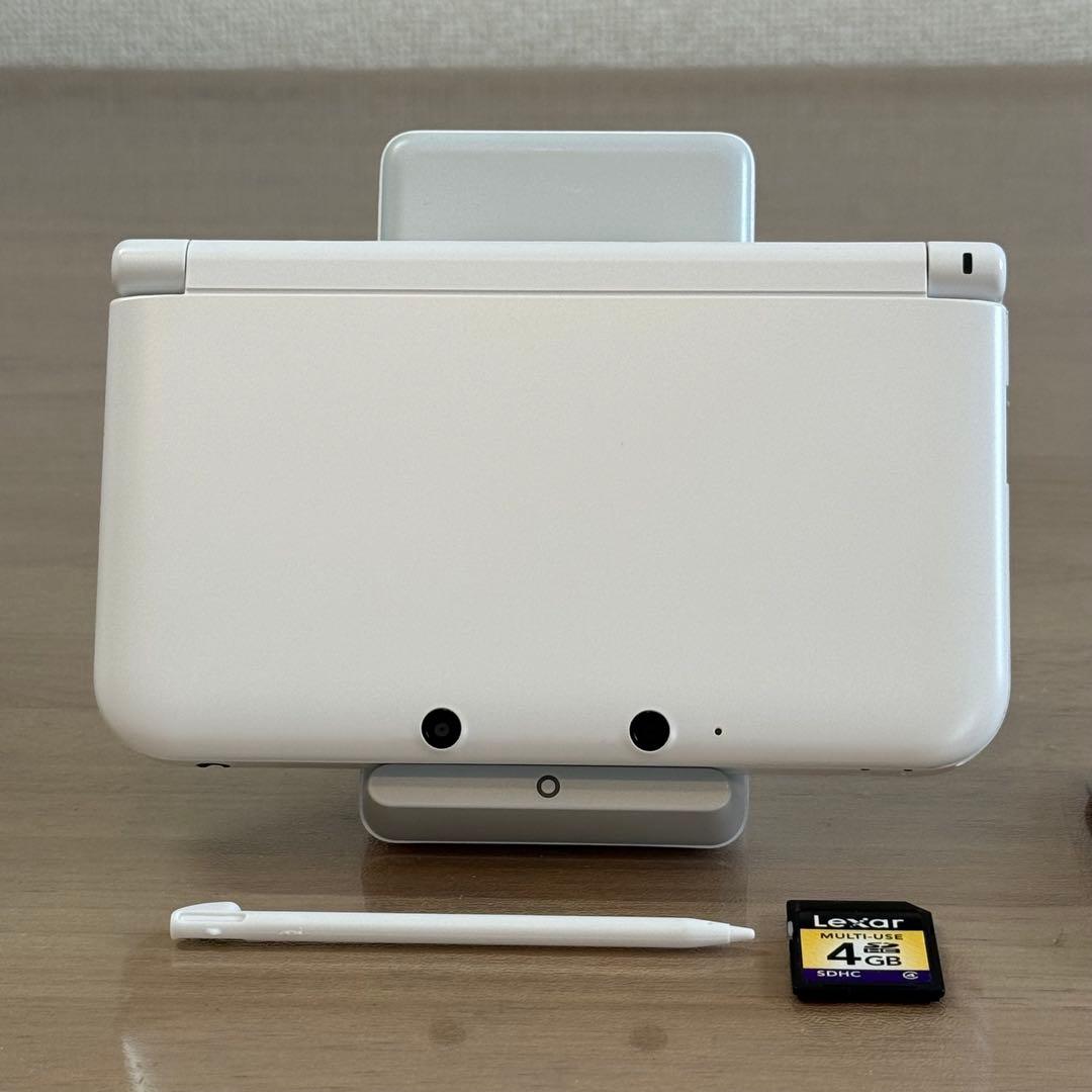 7-174【美品】ニンテンドー3DS LL ホワイト