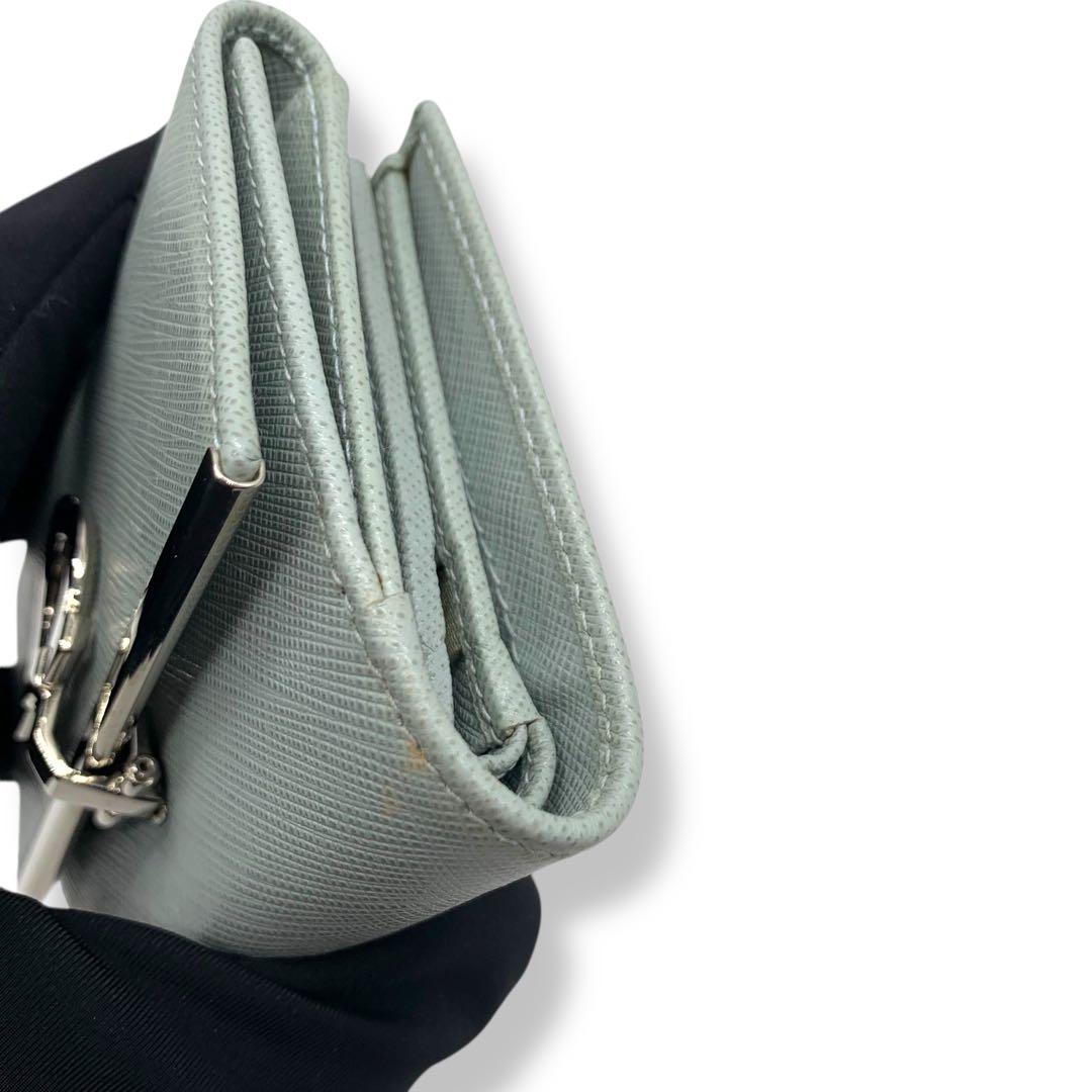 Salvatore Ferragamo ガンチーニ　二つ折り財布　ミントブルー
