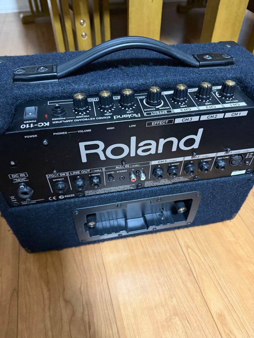 Roland KC-110 ポータブルキーボードアンプ