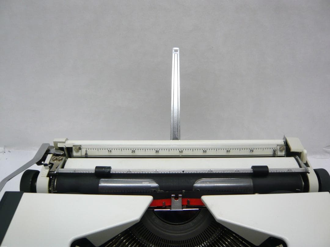 OLYMPIA　Trabeller de Luxe　　英文タイプライター