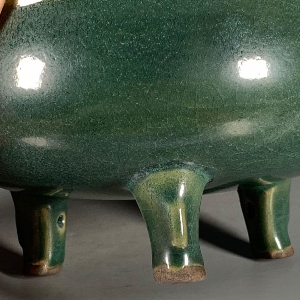 青磁満開片弦紋三足双耳香炉  装飾品 現代工芸品  美術品 置物