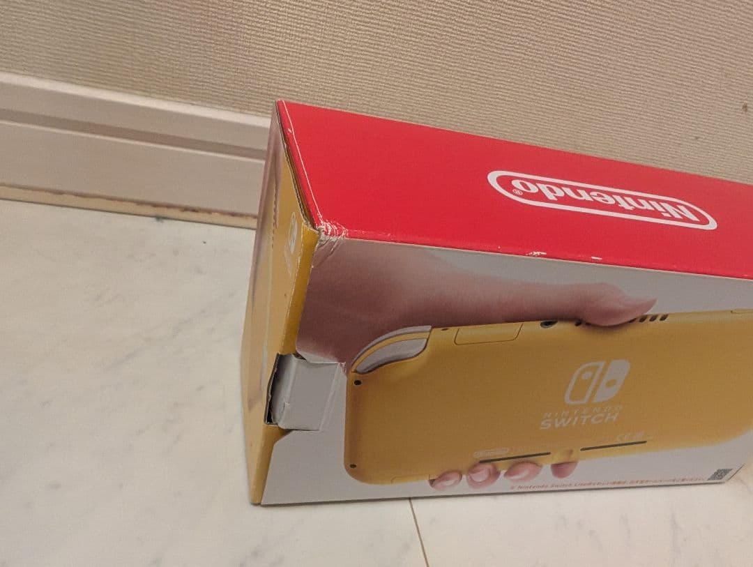 【ジャンク品 ・充電器付属】 Nintendo Switch Lite イエロー