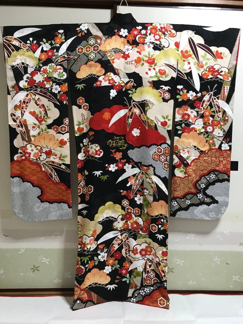 ！値下げ！【正絹】黒 振袖&襦袢２点セット(美品)おまけ付き