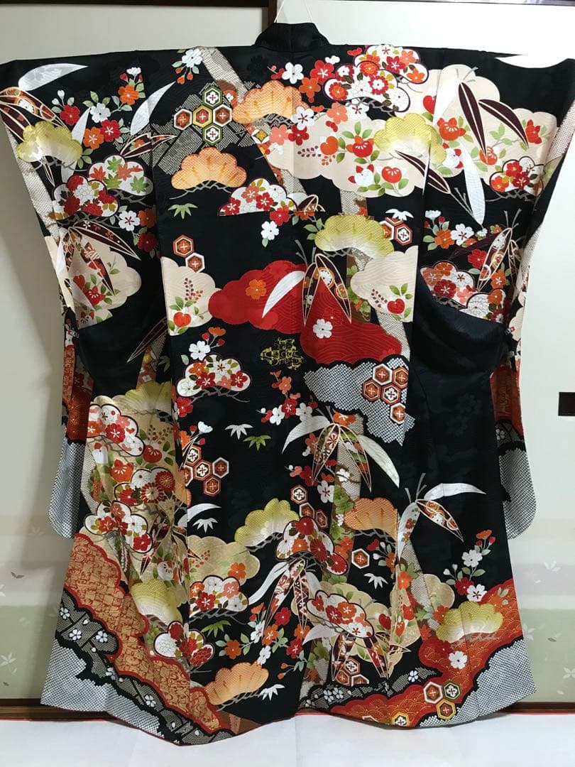 ！値下げ！【正絹】黒 振袖&襦袢２点セット(美品)おまけ付き