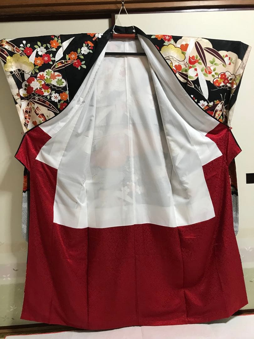 ！値下げ！【正絹】黒 振袖&襦袢２点セット(美品)おまけ付き