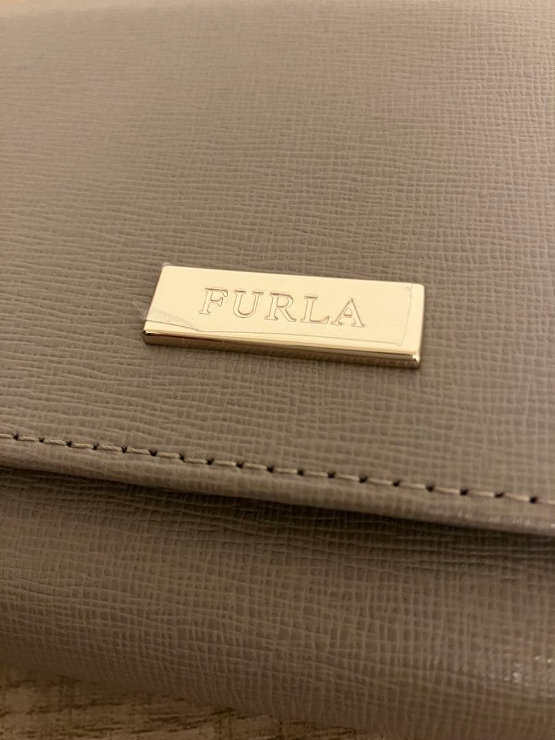 新品　フルラ　三つ折り財布　クラッシック