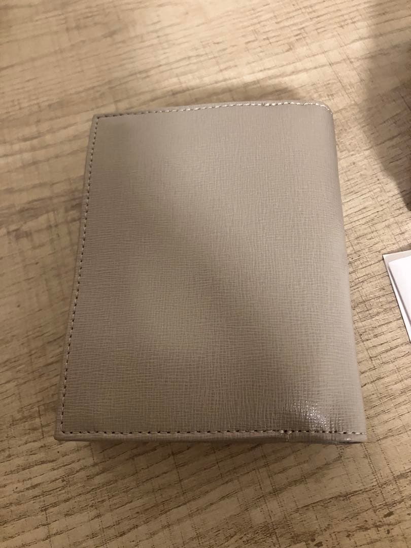 新品　フルラ　三つ折り財布　クラッシック