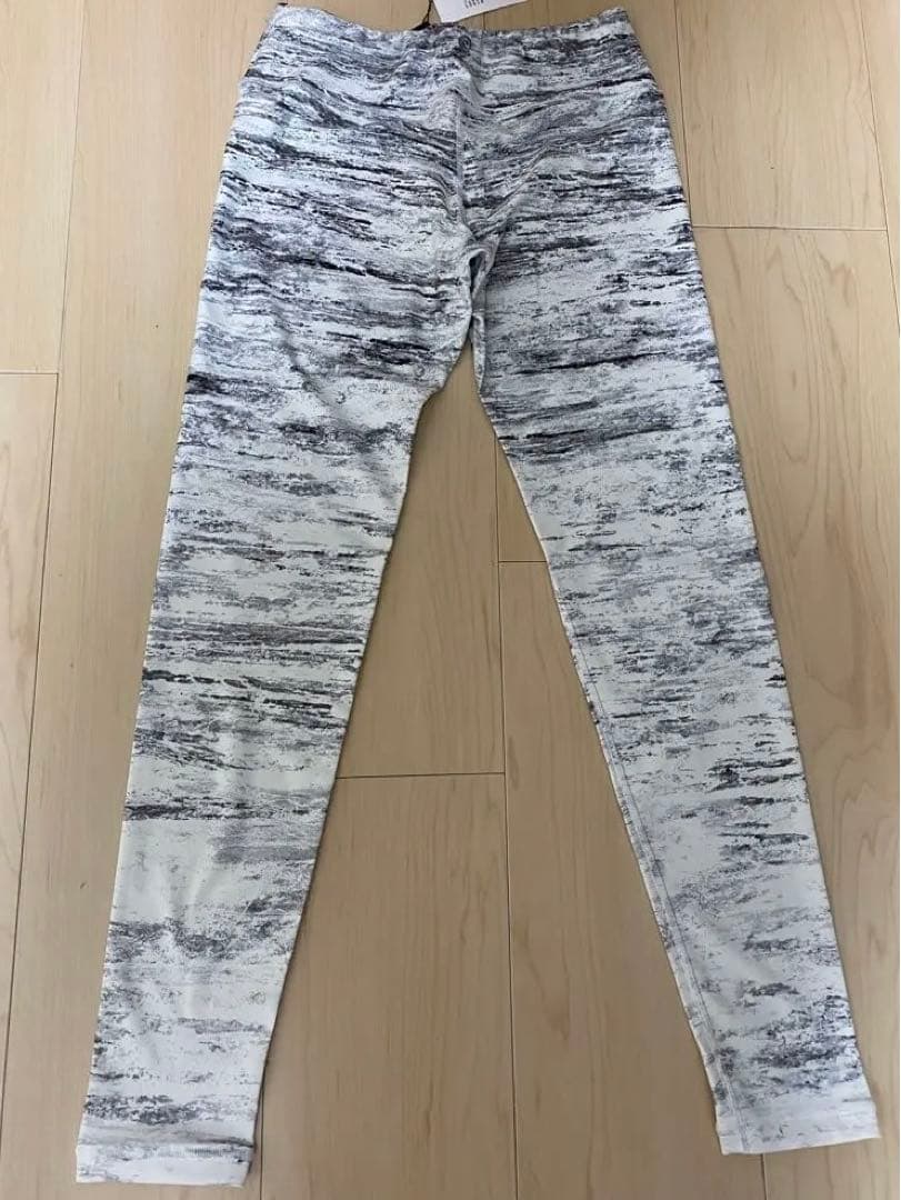 【新品、タグ付き】レギンス
